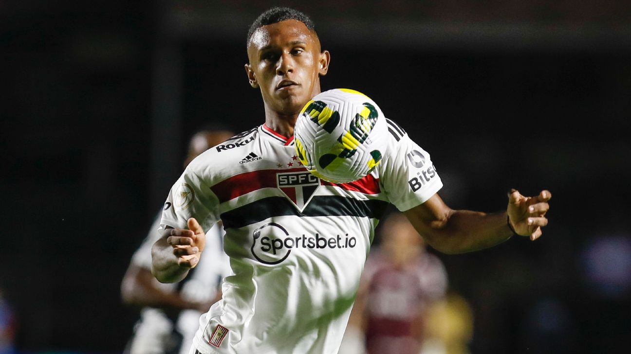 Arsenal sign Brazilian forward Marquinhos from Sao Paolo