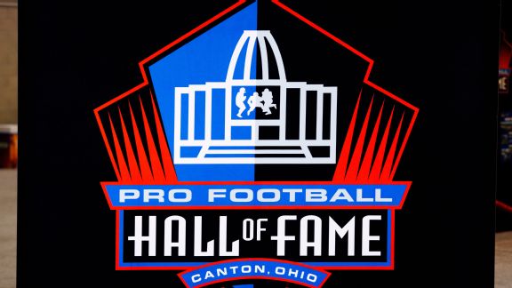 Mengapa Art McNally akan menjadi pejabat pertama yang diabadikan di Pro Football Hall of Fame