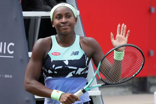 Gauff reaches grass-court quarters for 1st time