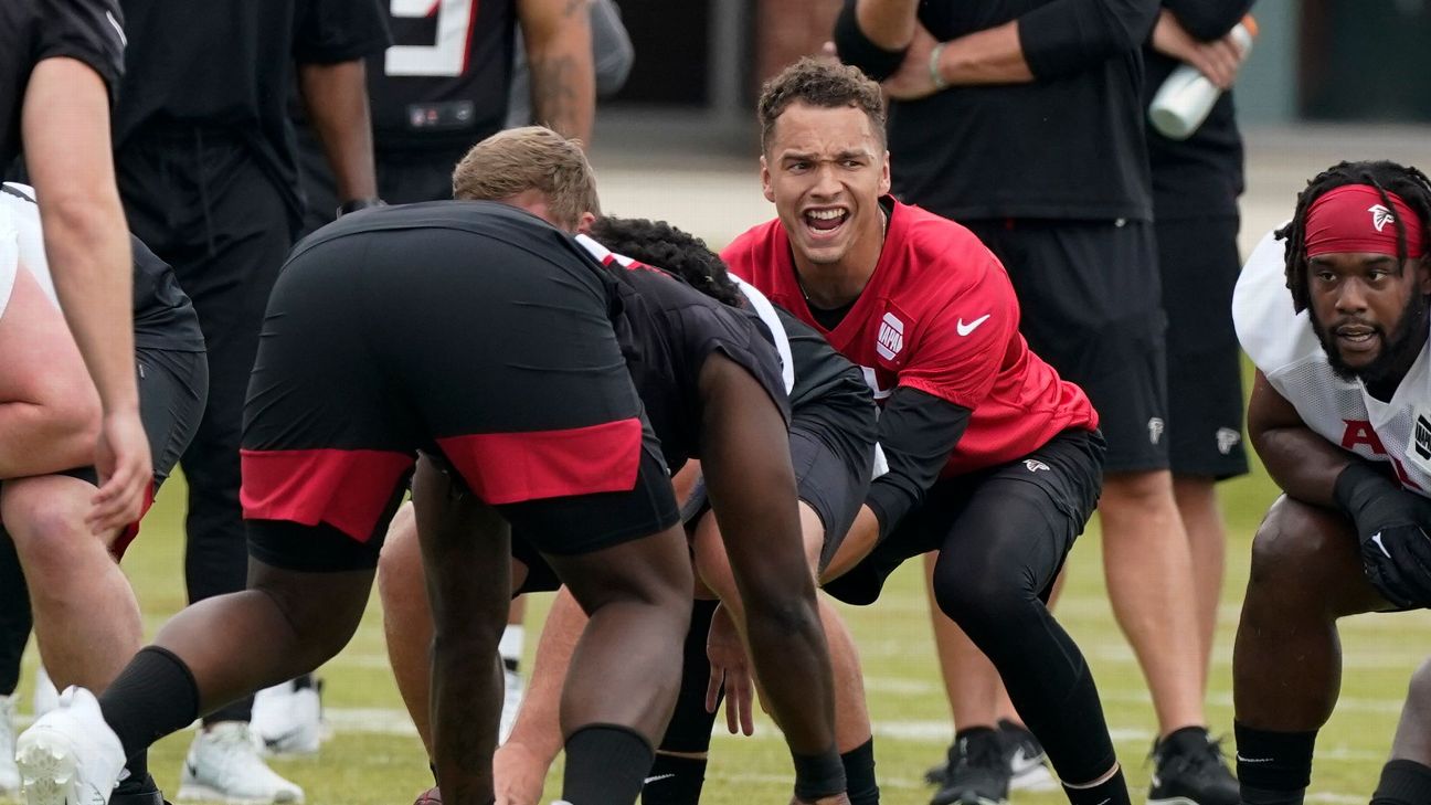 Falcons quarterback Desmond Ridder early to rise — and lead — at rookie  camp 