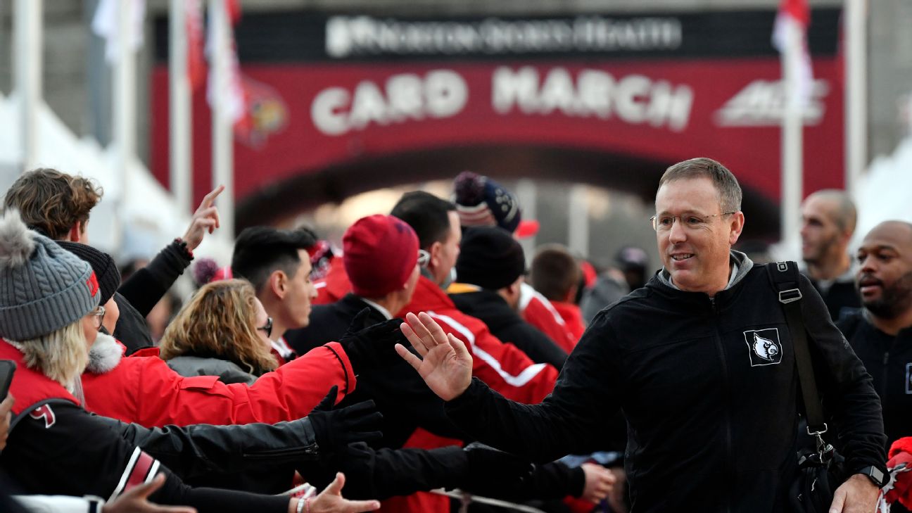 Rueben Owens flips from Louisville football to Texas A&M's 2023 class