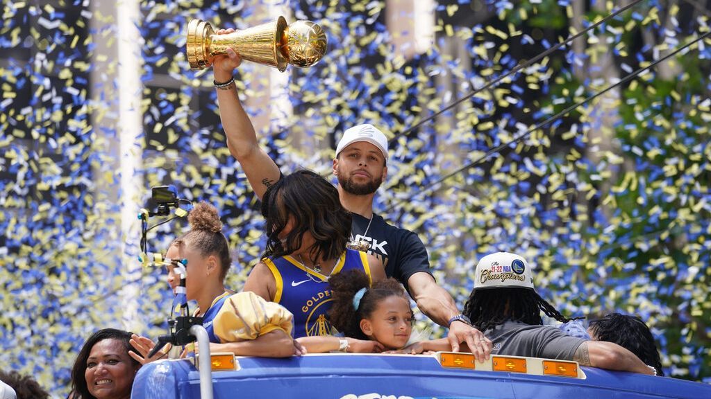 Watch Golden State Warriors NBA championship parade live