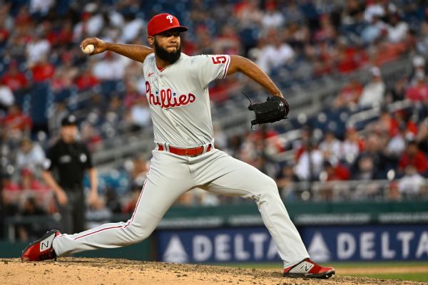 Phillies sign RHP Dominguez to 2-year extension