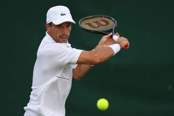 Bautista Agut out of Wimbledon with COVID-19