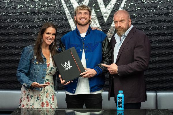WWE inks social media influencer Logan Paul