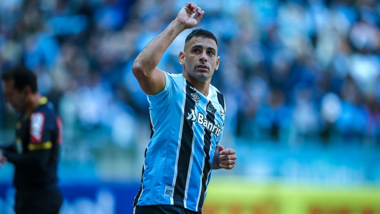 Diego Souza revela atuar com hérnia inguinal no Grêmio e diz que