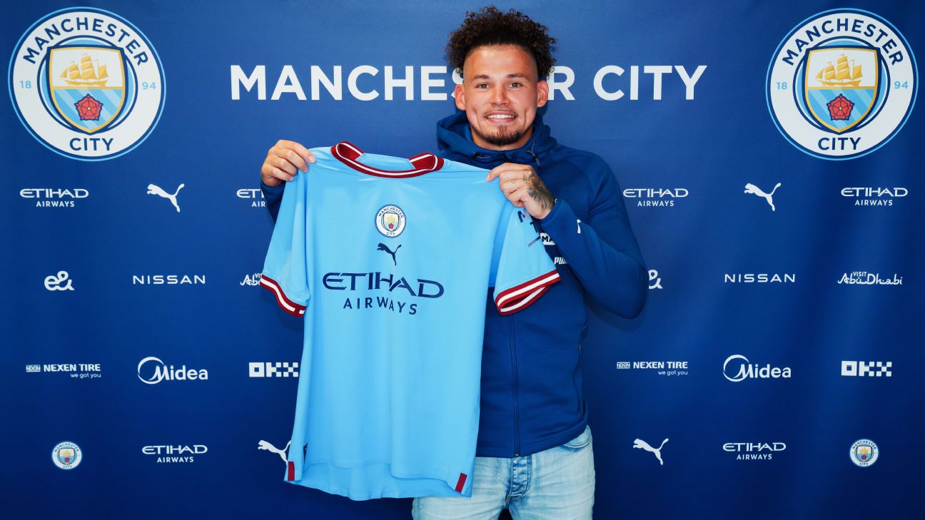 Man City sign Phillips from Leeds in £42m deal