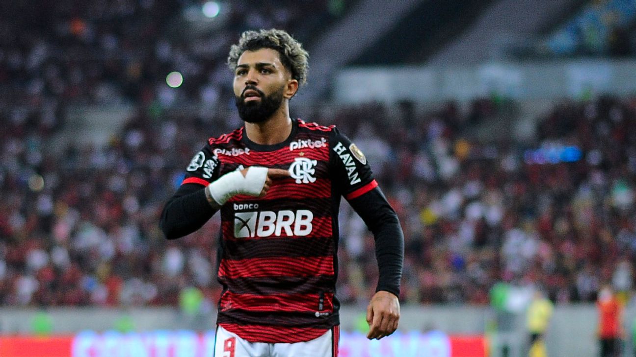 Alvo do Flamengo na última janela, Wendel faz dois em vitória do