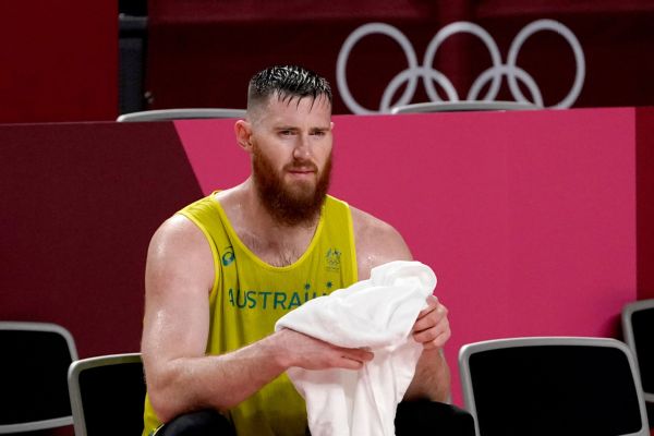 Baynes to hold workout a year after spine injury