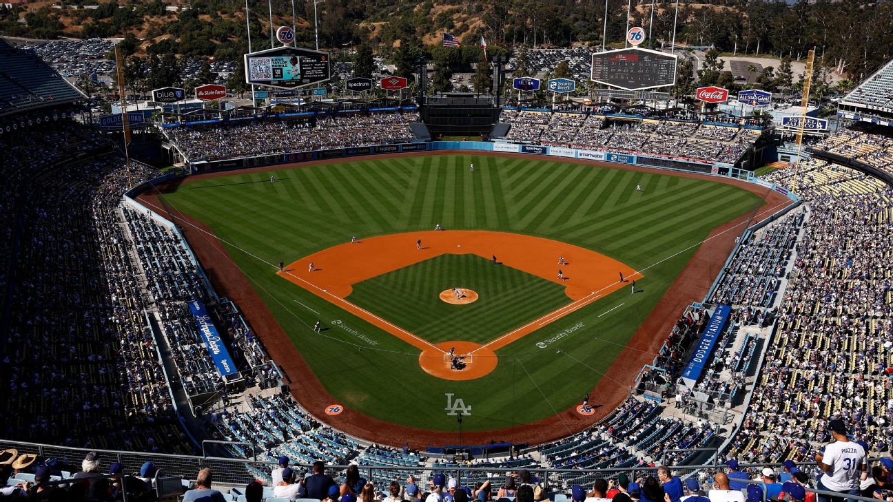 El azul y blanco de Guatemala se apodera del Dodger Stadium en Los Ángeles