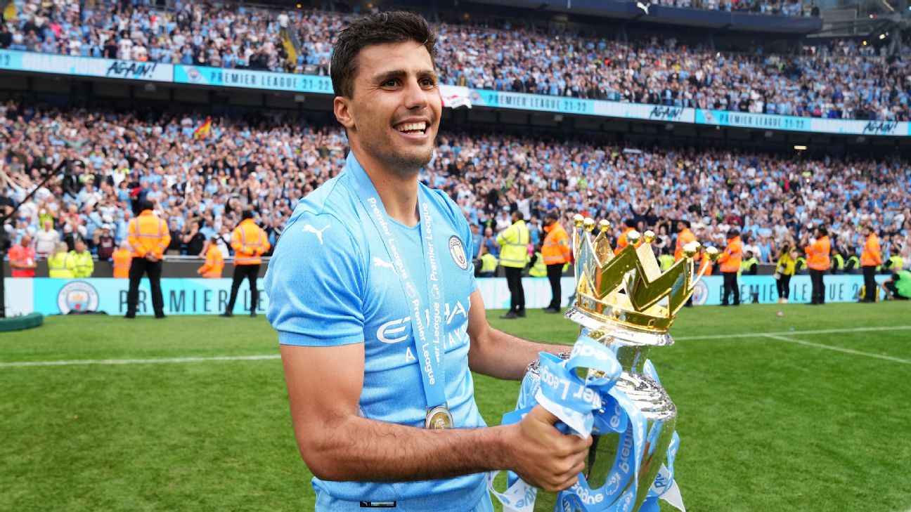 Man City's Rodri extends contract to 2027