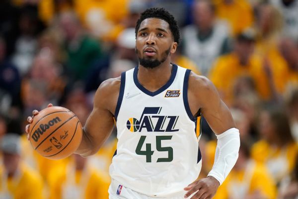 Sources: Cavs acquire Jazz star Mitchell in trade