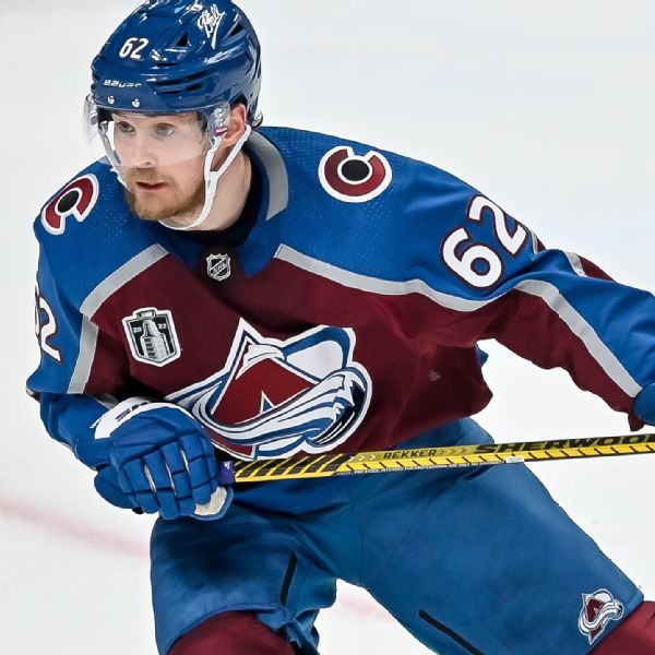 Lehkonen gets 5-year deal to stay with Avalanche