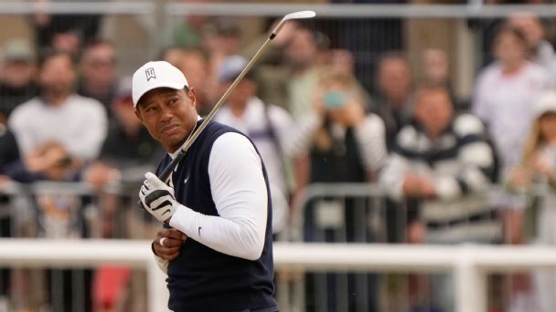 The hope for a glimpse of the old Tiger Woods quickly gave way at the Old Course thumbnail