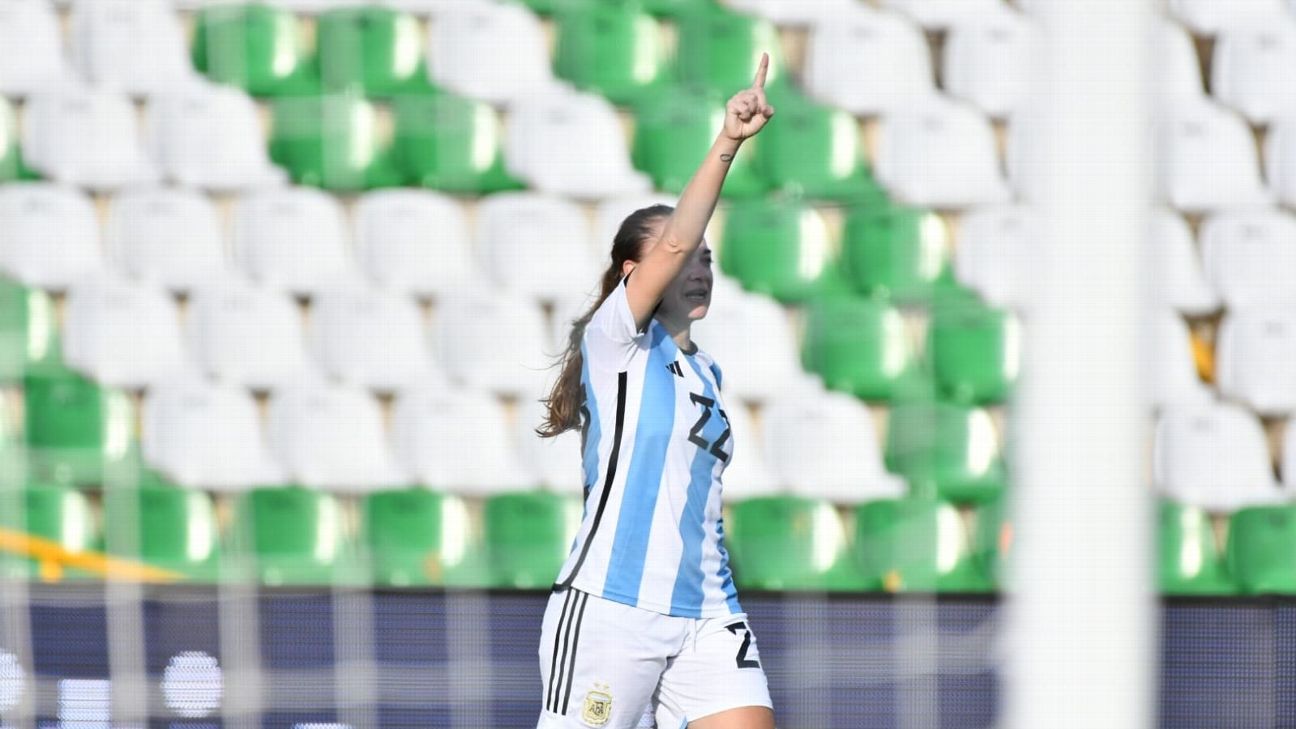 Copa América Femenina  Argentina goleó a Uruguay en el Grupo B