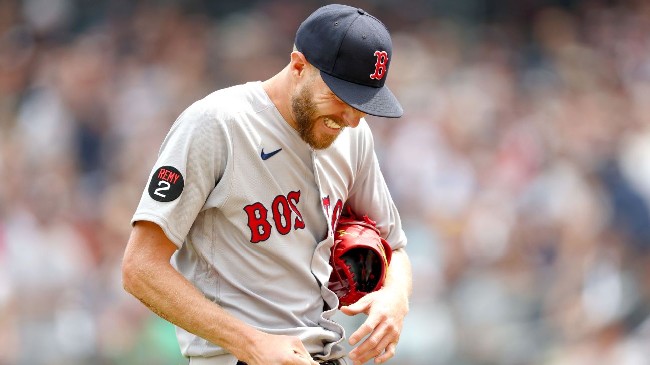 Boston Red Sox pitcher Chris Sale suffers fractured left pinkie on  comebacker that hits hand - ESPN