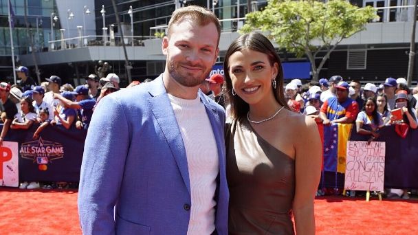 Ian and Willy looking sharp on the All Star Red Carpet : r/CHICubs