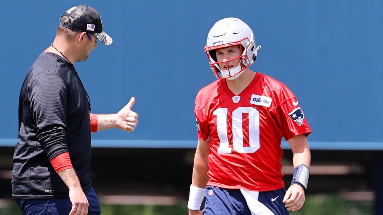 Bill Belichick stays on the move while coaching Patriots training camp -  Sports Illustrated