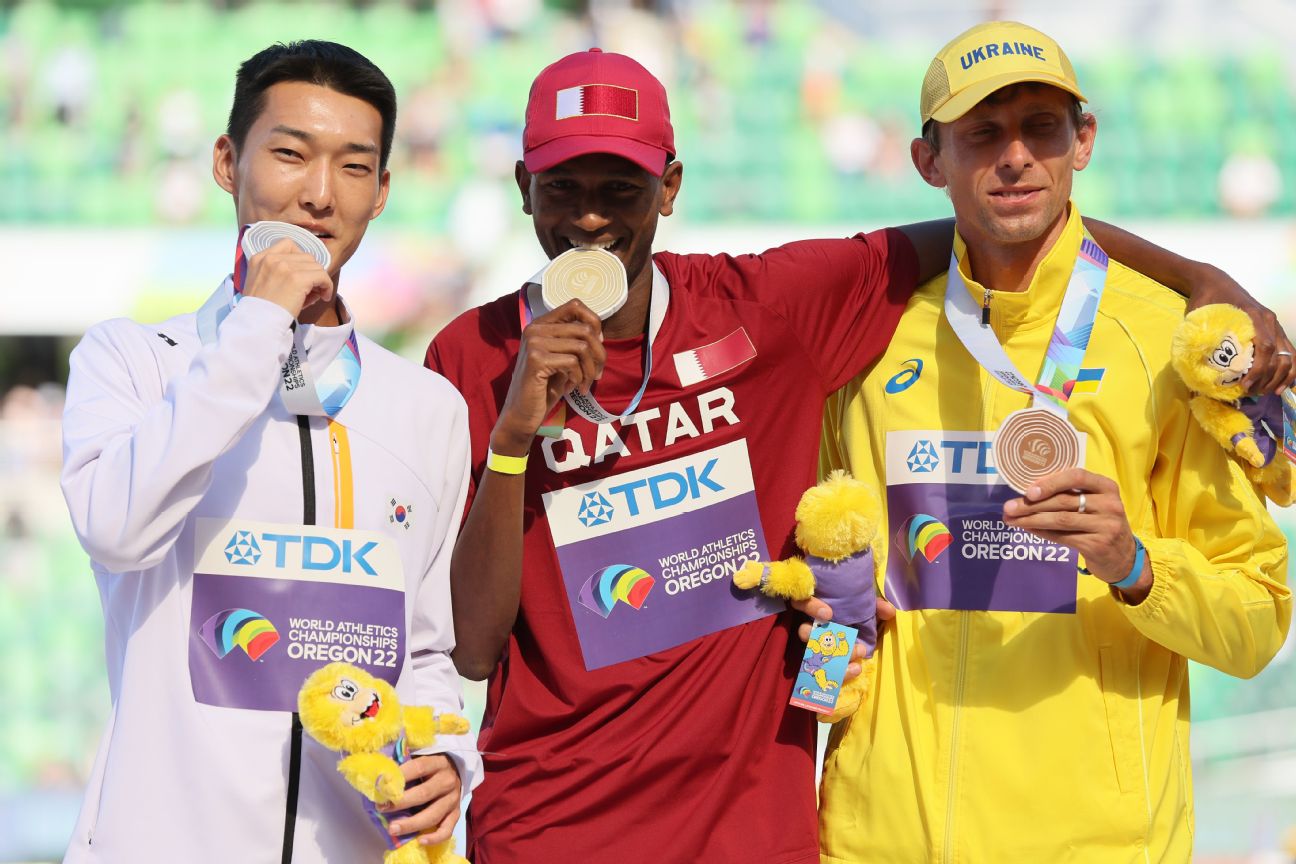 Athletes receiving medals almost instantly at 2022 World Athletics  Championships - ESPN