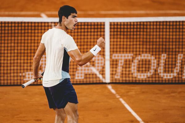 Alcaraz into quarters at Hamburg; Rublev loses