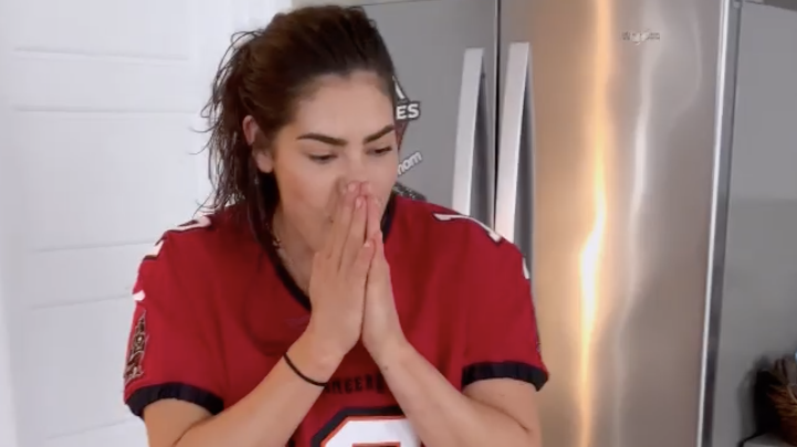 Kelsey Plum's reaction to receiving a gift from Tom Brady is everything ❤️  