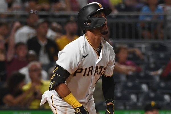 Mets get catcher Perez from Pirates for cash