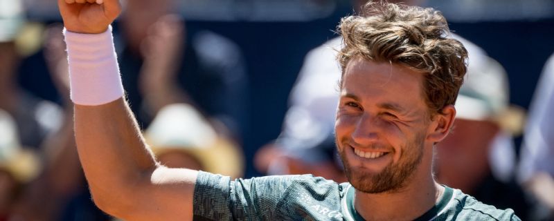 Ruud rallies to beat Berrettini, retains Swiss title
