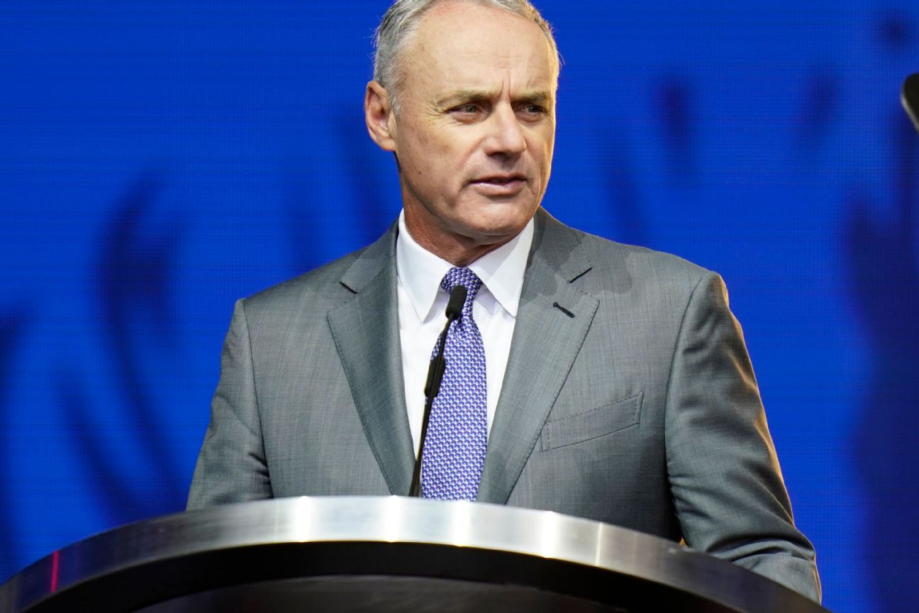 MLB owners extend Manfred though Jan. 2029