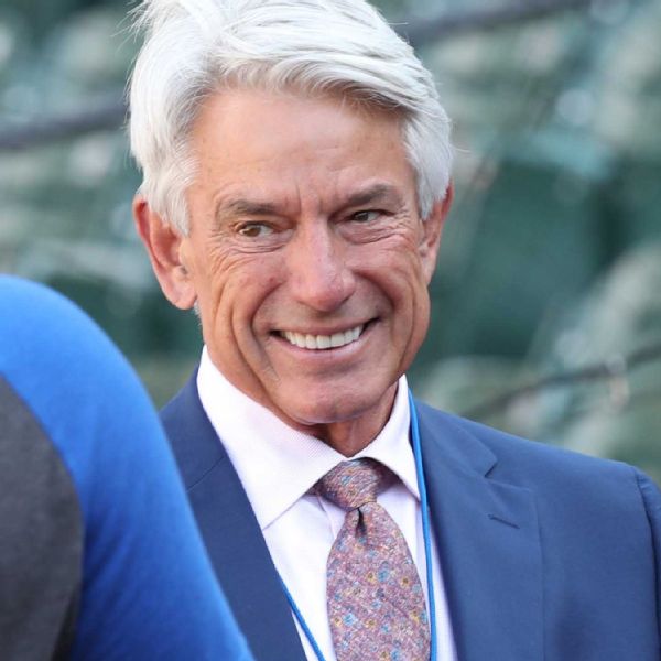 Martinez returns to Jays' booth after cancer leave