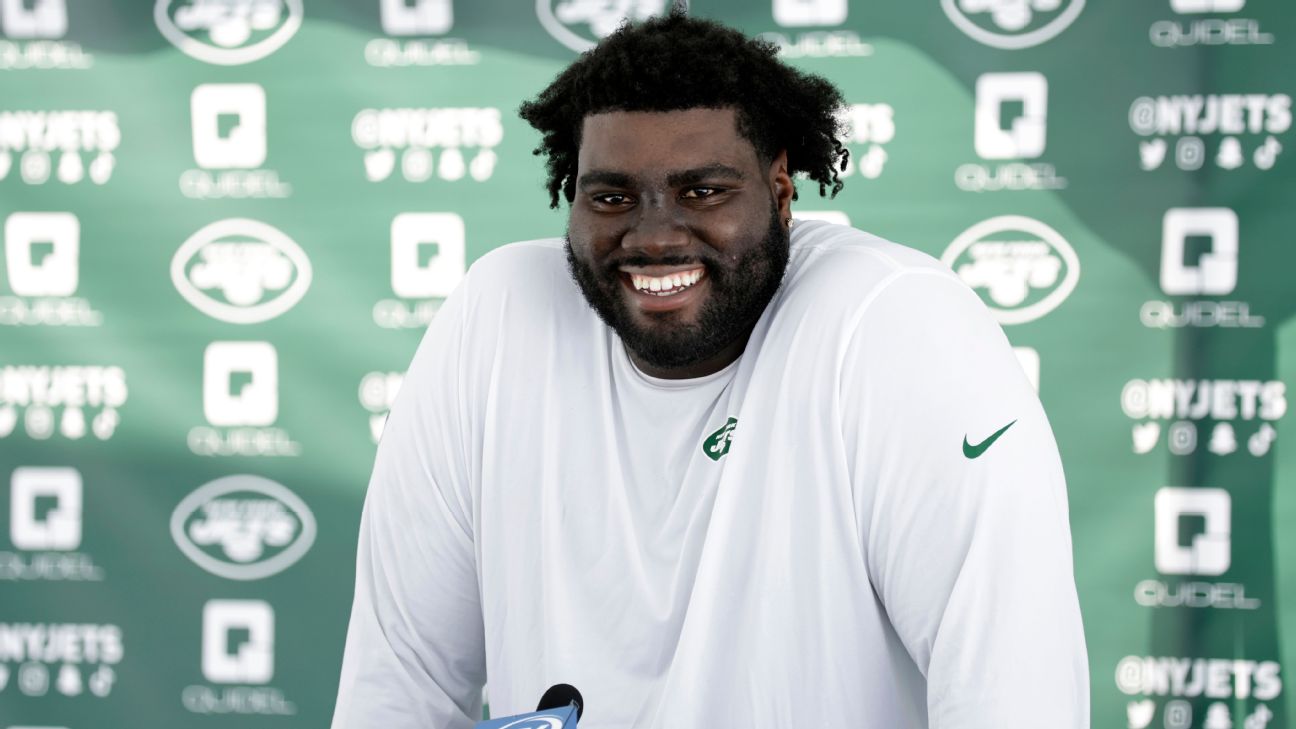 New York Jets offensive tackle Mekhi Becton wary of critics, set 'to make  them eat their words' - ESPN