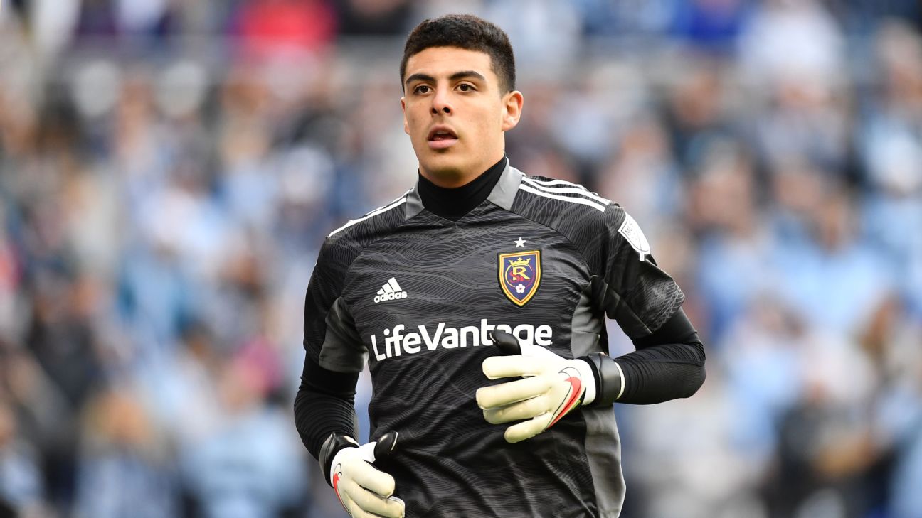 Sources: D.C. United sign keeper David Ochoa