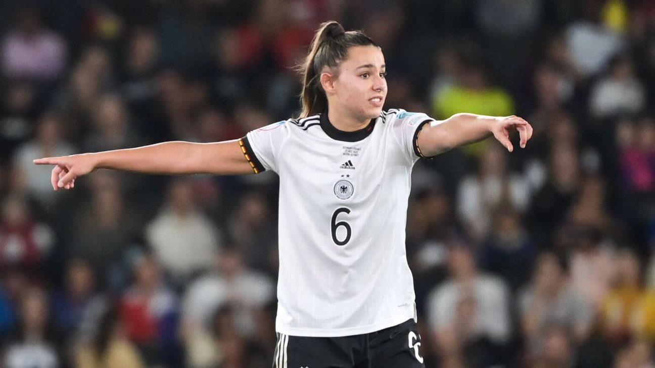 Bayern sign Lena Oberdorf from Wolfsburg