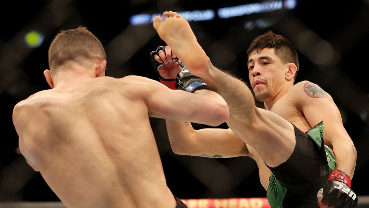 UFC 277 live results and analysis: Moreno wins interim title, Peña-Nunes up next