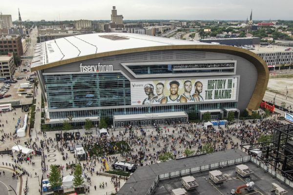 Blackhawks, Wild to play in Milwaukee on Oct. 2