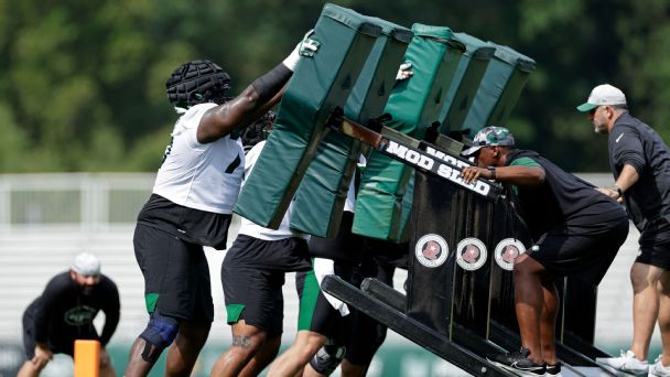 'Absolutely grinding': Jets big man Mekhi Becton delivers early statement in camp