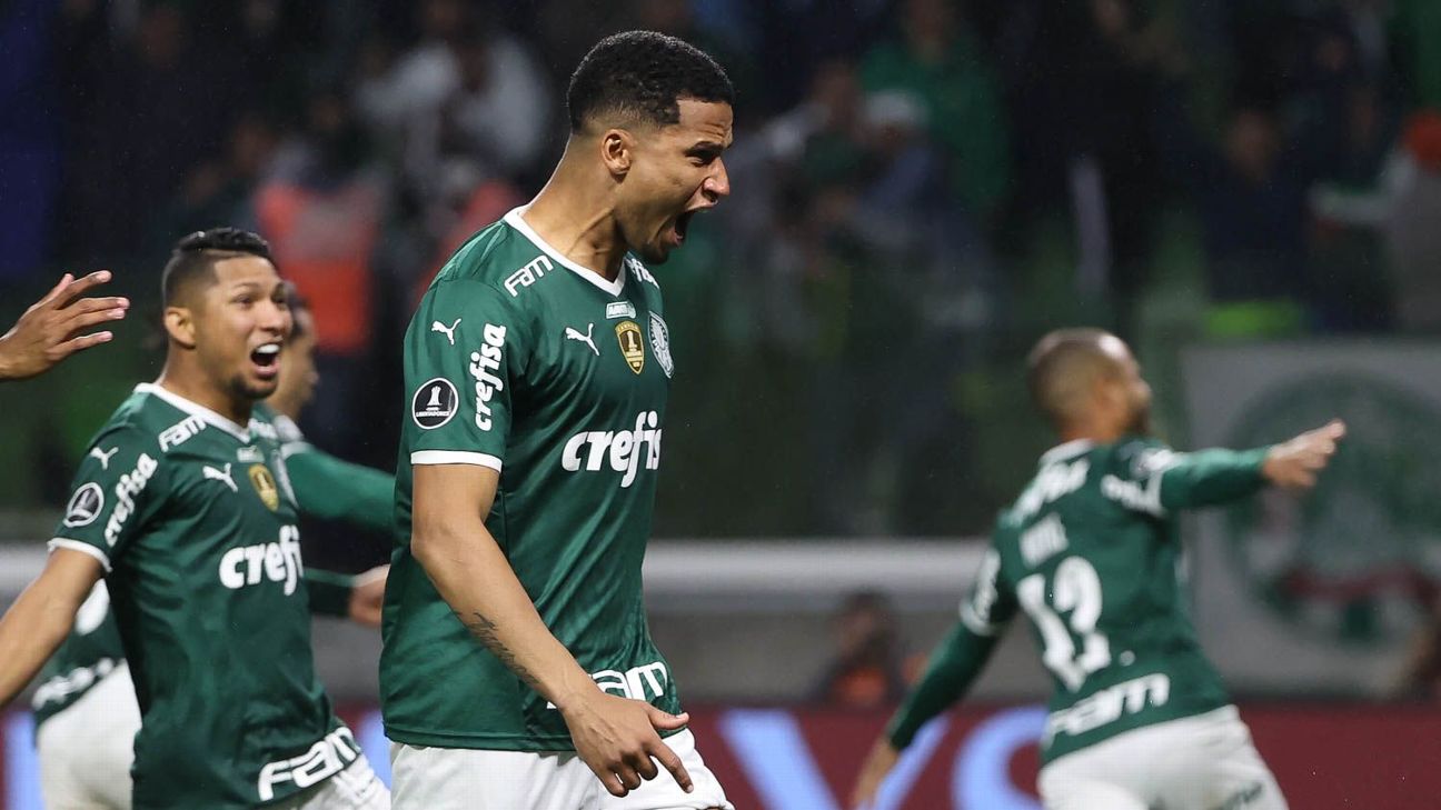 Um morde, outro assopra: por que Palmeiras cresce nos clássicos e São Paulo  se apequena - ESPN