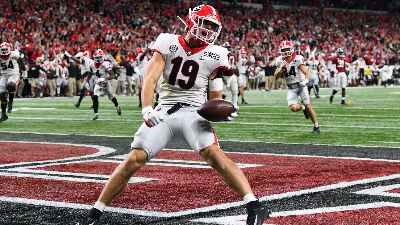 Kirby Smart and Brock Bowers earn SEC honors, Georgia Sports