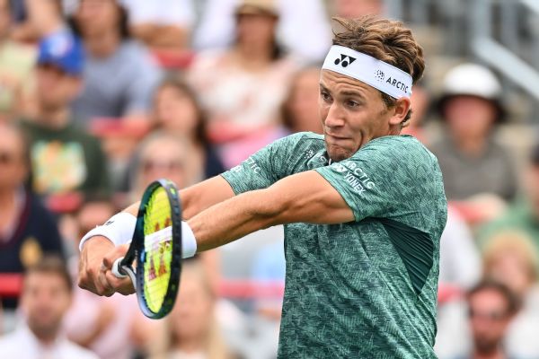Ruud tops Auger-Aliassime, advances in Montreal