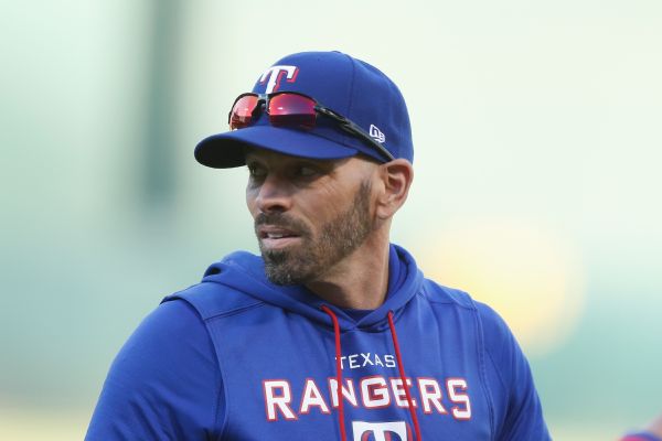 Sources: Underachieving Rangers fire Woodward