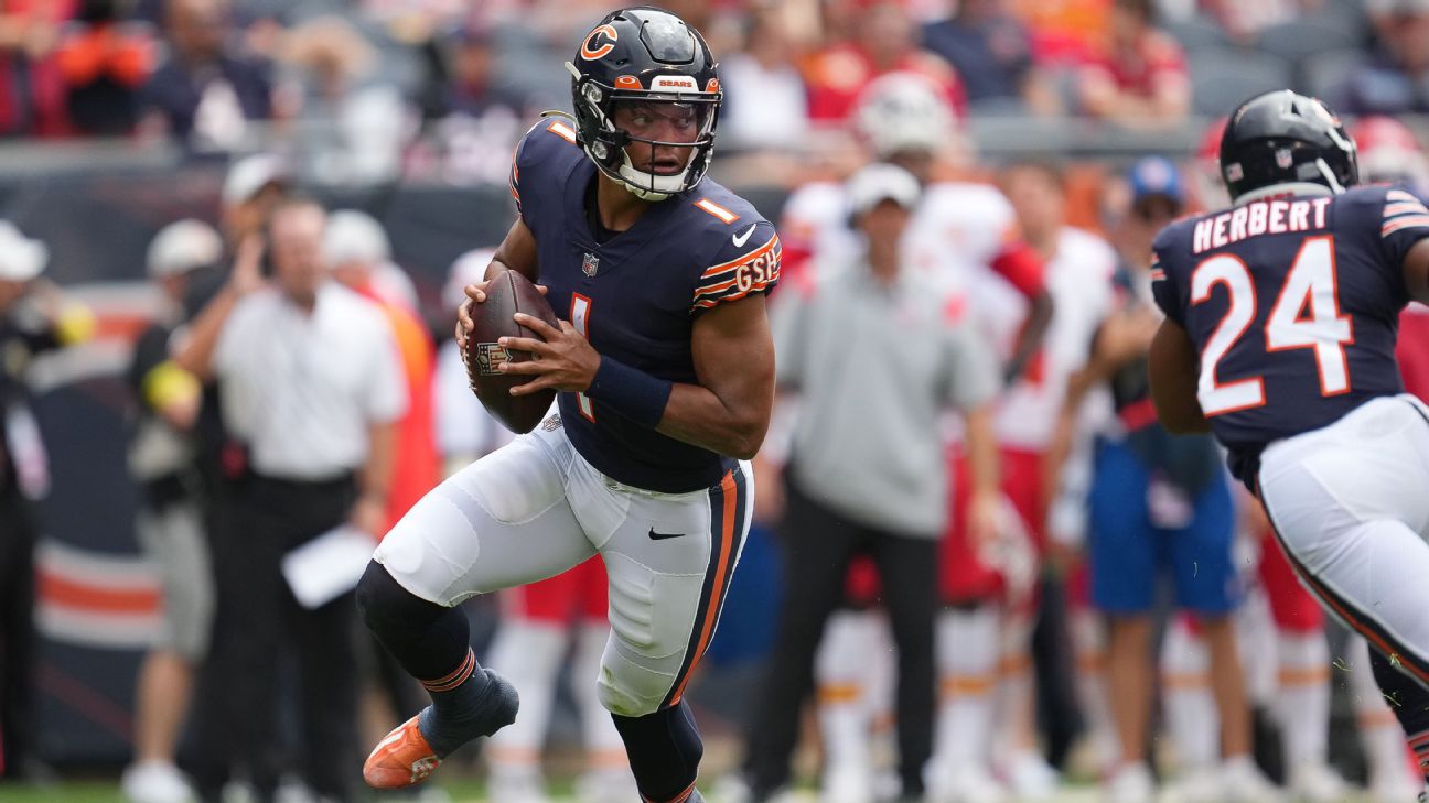 Fields hopes offseason work leads to jump for him, Bears