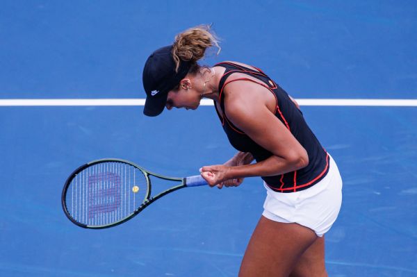 American Keys knocks off No. 1 Swiatek in Cincy