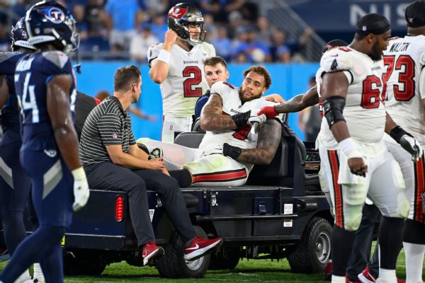 Stinnie carted off in latest blow to Bucs' O-line