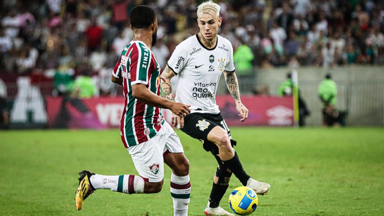 Fluminense e Corinthians realizam jogo de trocação em empate