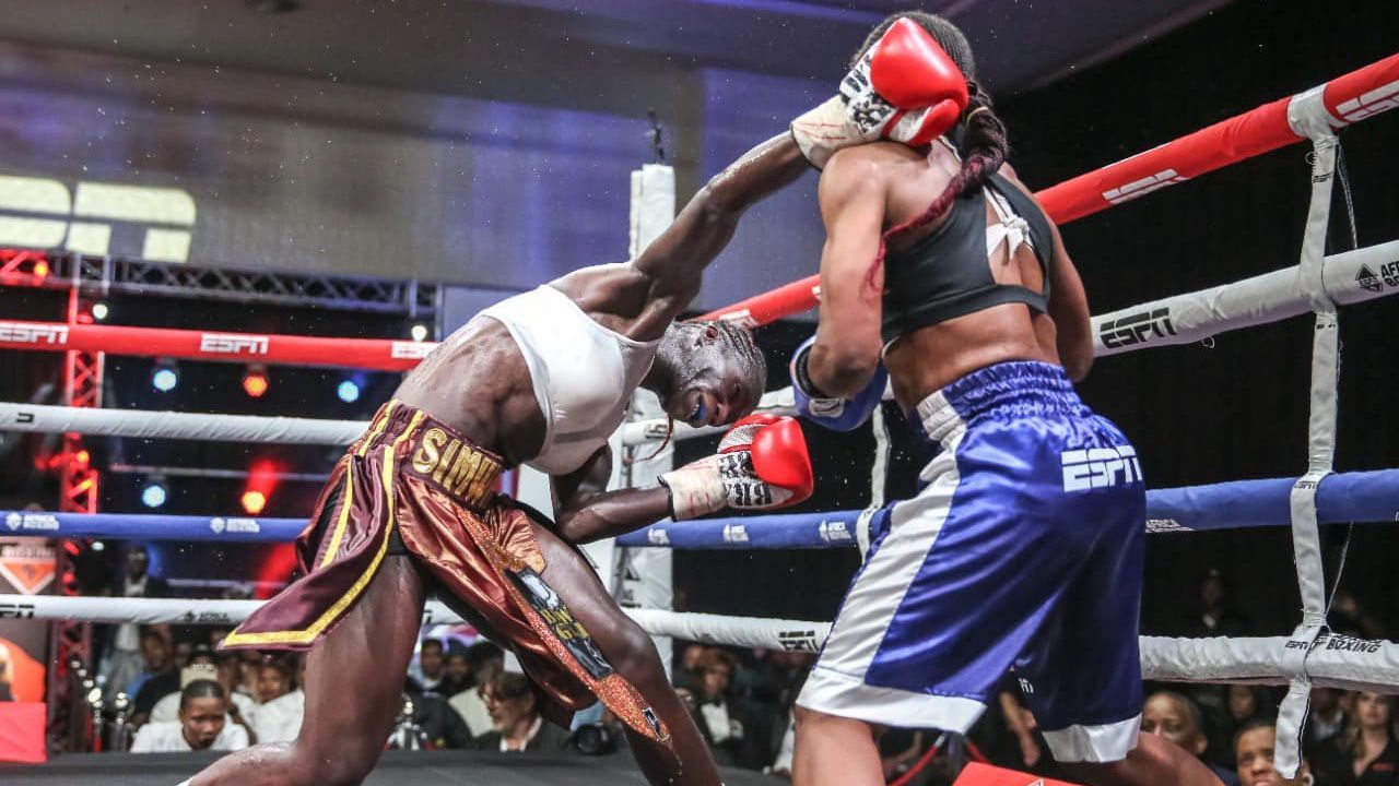 Simwaka, Smash retain international belts at ESPN Africa Boxing 20