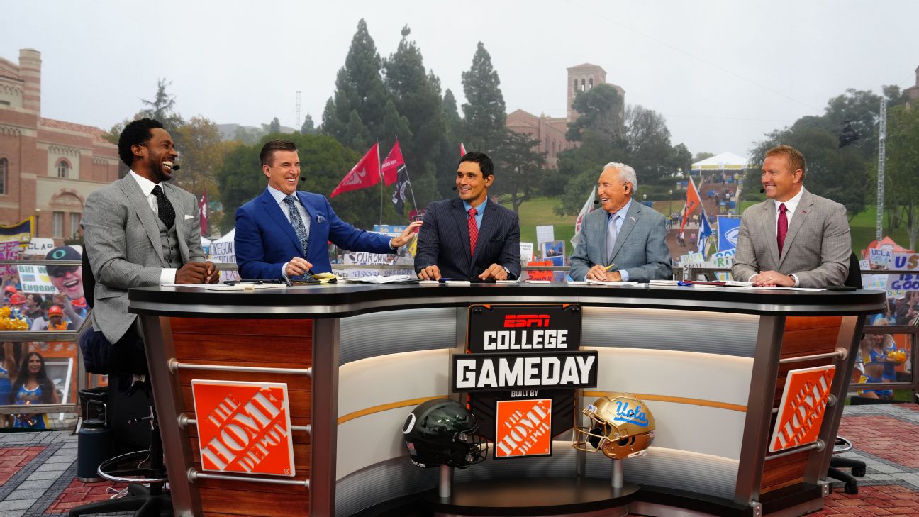 College GameDay 2022 Week 8 UCLA vs University of Oregon ABC7 Los