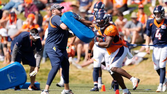 How will the Broncos split carries between Javonte Williams and Melvin Gordon III?