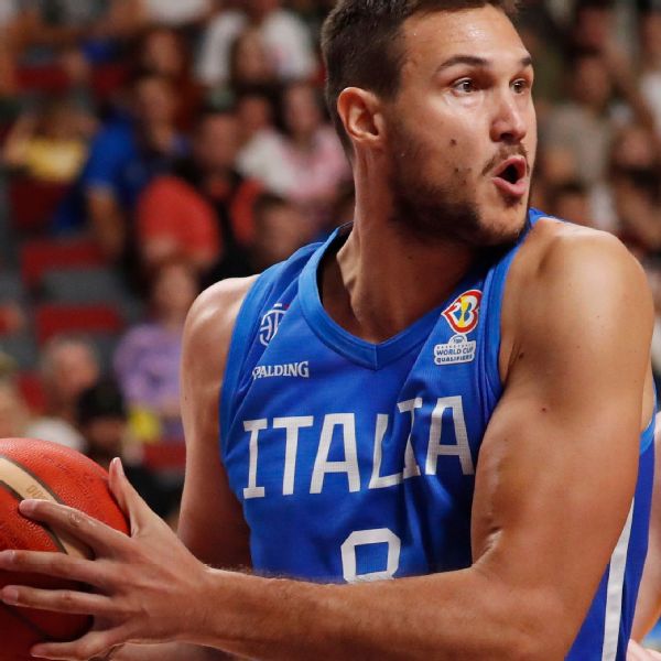 Celtics' Danilo Gallinari hurt while playing for Italy