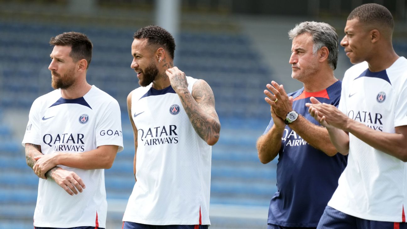Messi, Neymar, Mbappe dari PSG diperingatkan untuk menerima peran bangku cadangan oleh pelatih Christophe Galtier