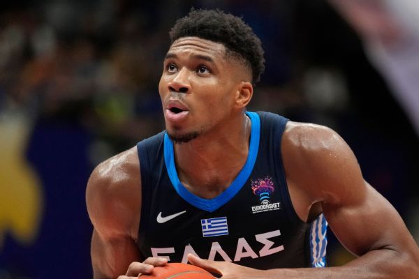 Giannis leads Greece over Croatia at EuroBasket