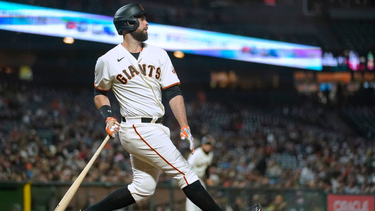 Giants place Brandon Belt on IL with knee inflammation